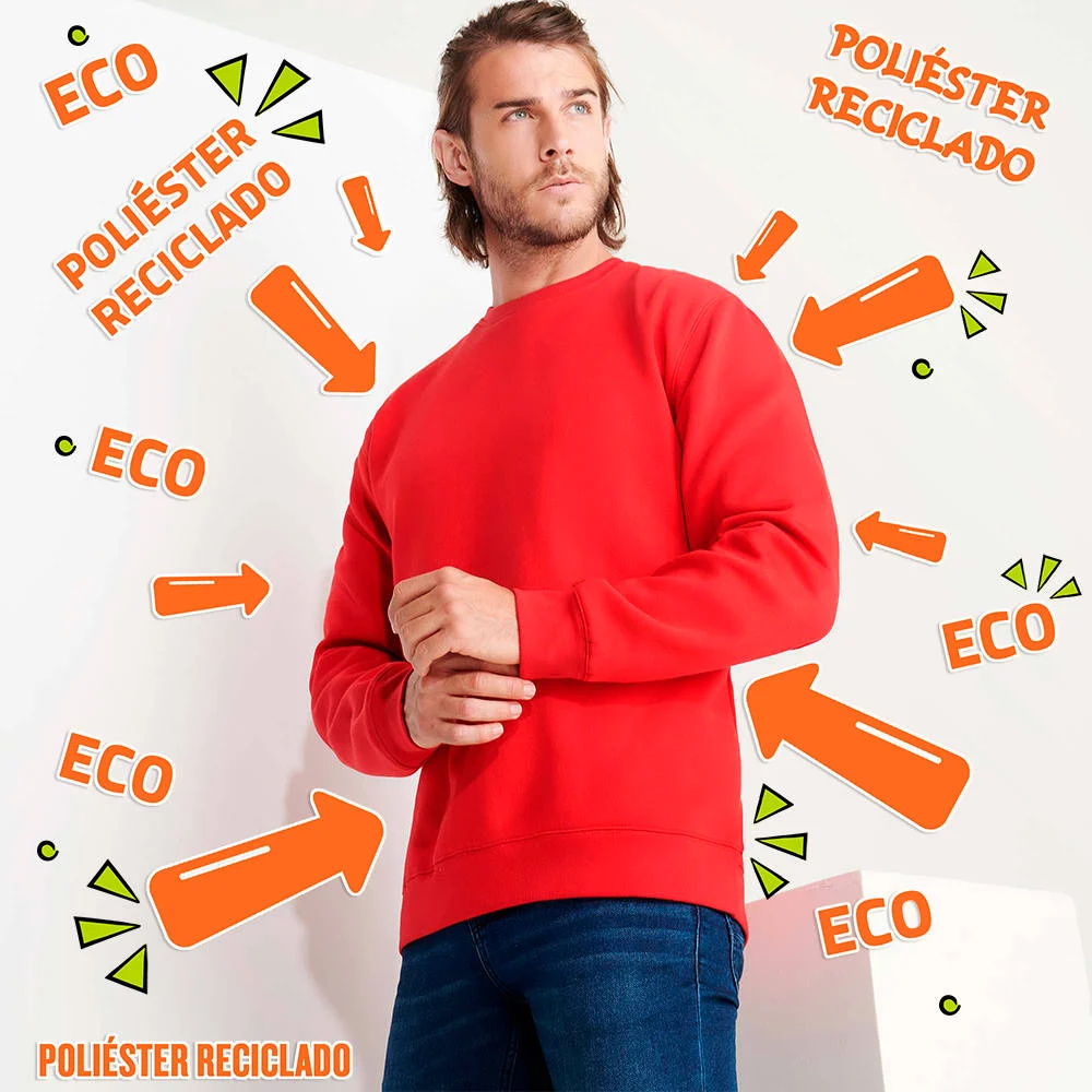 Chico con sudadera roja ecológica