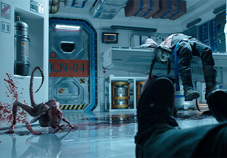 Fotografía de un Xenomorfo recién salido de un cuerpo humano en la segunda precuela de la película Alien.